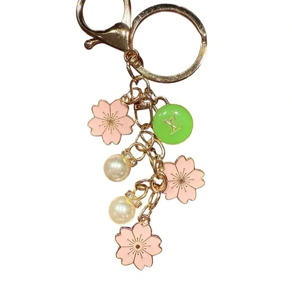 Louis Vuitton GWP Gold and Pink Floral Keychain or Bag Charm - Picture 2 of 2